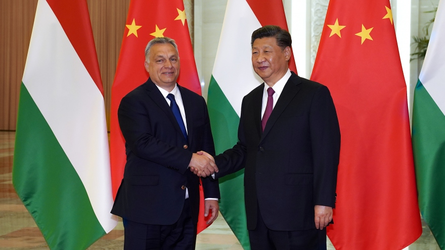 Ngoại trưởng Trung Quốc và Hungary điện đàm sau động thái tẩy chay của EC